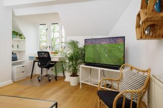 Lovely Apartment in Victoria Park Village - London - 1