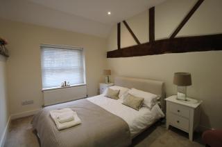 The Warren @ Short Stays - Basingstoke - 4