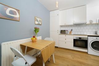 Lovely Apartment in Victoria Park Village - London - 8