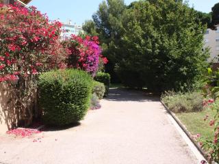 Hyères Port : T2 avec Loggia, WIFI, Parking, Climatisation, 4 Pers., Proche Plaisance - FR-1-335-164 - Hyères - 3
