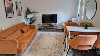 Luxury Cardiff Apartment with Free parking, Free high-speed internet, Fully Equipped Kitchen - Cardiff - 8