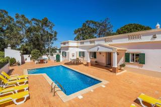 Villa Bia - Olhos de Água - 8