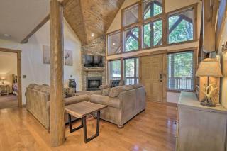 Cozy 'Rustic River Lodge' Near SDC with Pools! - Branson - 4