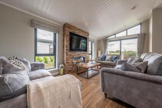 Twelve Burnham Lodge 6 - 3