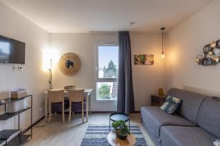Tithome 2 - Gare, centre ville, vue montagne et château - Lourdes - 1