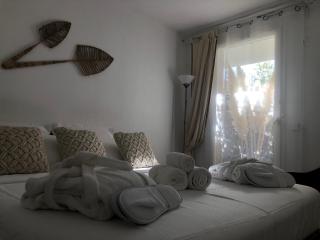 GRIMAUD Golf Saint Tropez Rez de jardin Vue piscine - 2