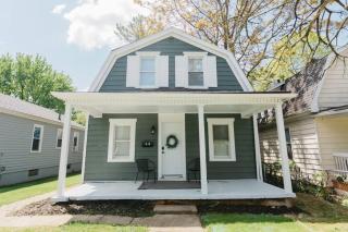 Beautiful Cape Cod House in Central Location - Dayton - 8