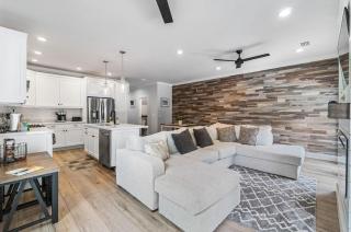 Wisteria Escape - East Hill - 8