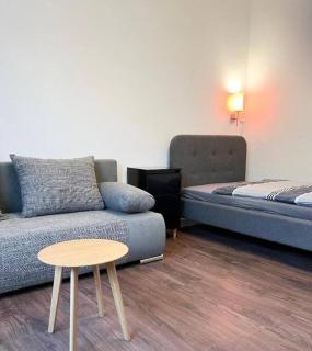 2-Schlafzimmer-Wohnung mit Parkplatz-Balkon-Küche- Garten, Nahe DUS Airport, Messe - Duisburg - 0