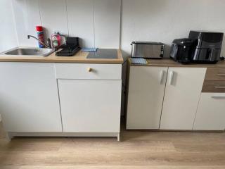 2-Schlafzimmer-Wohnung mit Parkplatz-Balkon-Küche- Garten, Nahe DUS Airport, Messe - Duisburg - 3