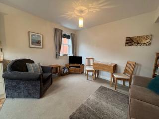 Central Village flat, close to beach - Milford on Sea - 5