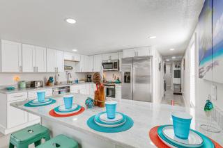 Gulf Breeze Home with Deck Walk to Public Boat Ramp - Oriole Beach - 3