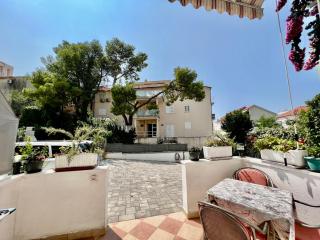 Apartments Jure - Makarska - 8
