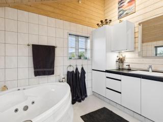 Holiday Home Anemarie - 400m from the sea by Interhome - Karrebæksminde - 2