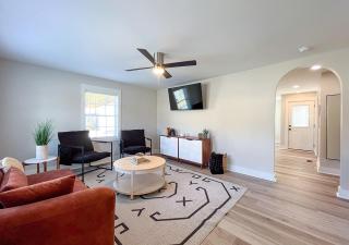 2 BR w/ King Bed Near Duke Campus & Hospital - Durham - 0