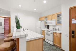 Two Bedroom #703 - Olympic Valley - 7
