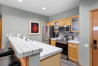 Two Bedroom #712 - Olympic Valley - 7