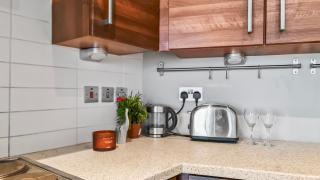2 Bed Apartment in City Centre with River View - Belfast - 1