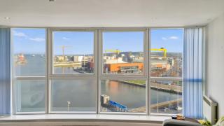 2 Bed Apartment in City Centre with River View - Belfast - 0