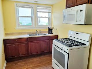 208 Cottage 5 Yellow 1st unit - 1