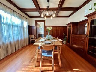 *Boho Bungalow-King-Backyard-Full Kitchen-W/D* - Eureka - 8
