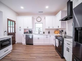 Artful Escape at Marietta Square - 6