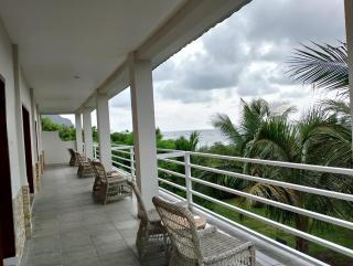 Mama Nings Beach Hotel - Sekongkang - 3