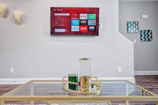 A Taste of Luxe *Upscale Condo* - 2