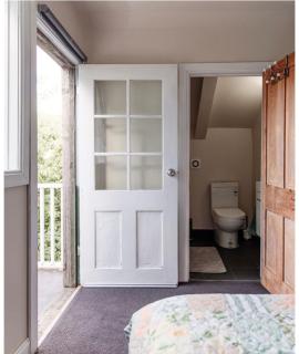 Tumbledown Barnhouse - Lilydale - 4