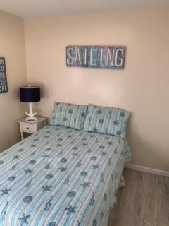 Brant Beach 2 Bedroom 1,5 Bath Ocean Side Condo - Brighton Beach - 7