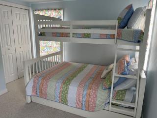 Hear The Ocean From This Well Kept Oceanside Duplex - Brant Beach - 3