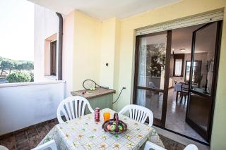 Seaside serenity flat with outdoor pool - 8