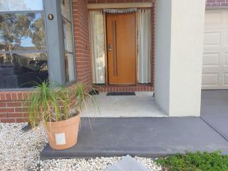 Private room with shared bathroom in Point Cook - Point Cook - 2