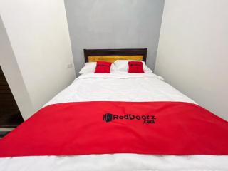 RedDoorz at Rose House Simpang Pemda Medan Selayan - Sunggal - 4
