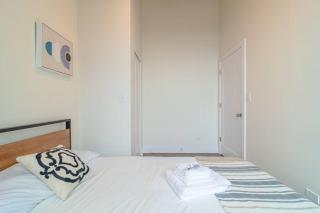 McCormick 2Br/2Ba family unit for up to 6 guests with Optional Parking and Gym access - Chicago - 2