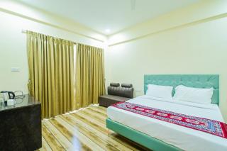 Misty Blues Villas and Resort - Lonavala - 1