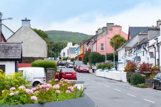 Luxury 4 bedroom holiday home overlooking the sea on Valentia Island - Knights Town - 3