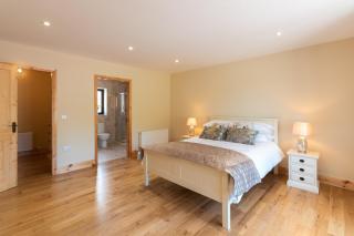 Luxury 4 bedroom holiday home overlooking the sea on Valentia Island - 6