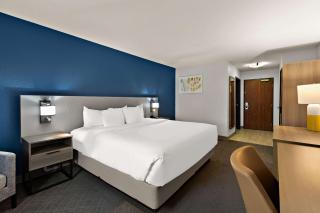 Comfort Inn & Suites - Fremont - 1