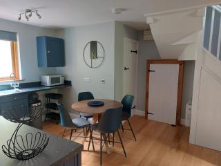 The Hen Den - Hopton Cangeford - 2