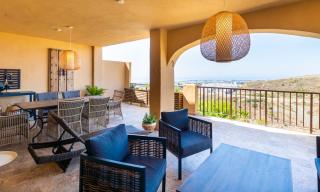 Newly Renovated Apartment with Amazing View - 0