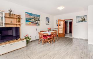 Pet Friendly Apartment - 6