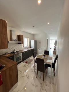 2 Bedroom Apartment in Msida, Malta - Msida - 3