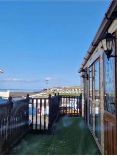 Spacious Luxury Escape with Sea Views and Pet Friendly at Clarach Bay - Aberystwyth - 3