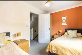 Modern 3 bedroom home *EVcharging* Garden, Parking - 3