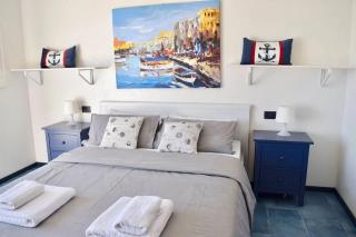 Harbor Houses III - 7