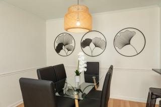 Minutes to Broadway Large 2B-2Ba family unit for up to 8 guests with Private Balcony and Optional private parking - Nashville - 2