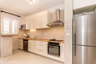 Großes Apartment mit 3 Klimas, WiFi, BBQ, Parkplatz - Baška - 7