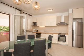 Großes Apartment mit 3 Klimas, WiFi, BBQ, Parkplatz - Baška - 4