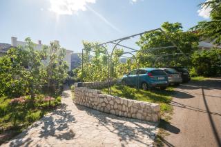 Nur 250 Meter bis zur kristallklaren Adria - Baška - 6